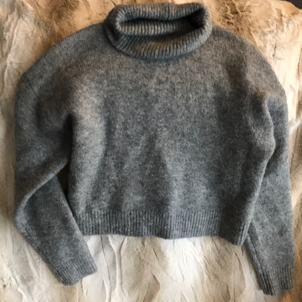 Cropped Gray Sweater